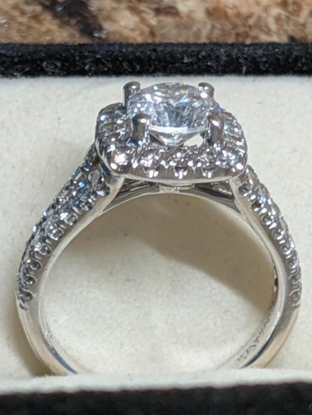 ENGAGEMENT RING - Picture 5 of 6